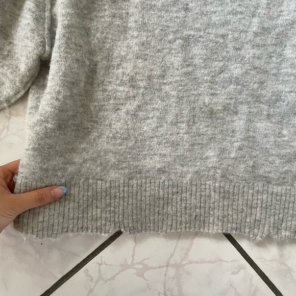 Aritzia grey sweater - Picture 6 of 9